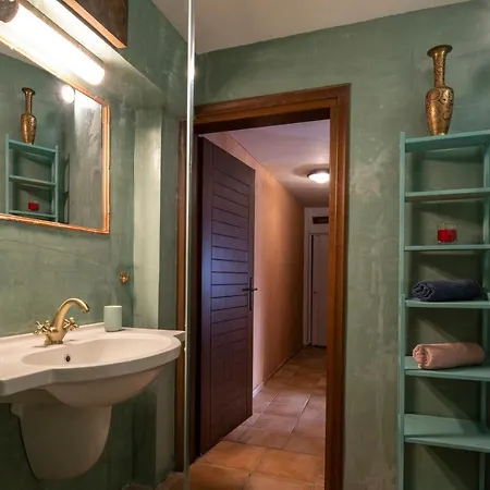 Holiday home Stone-home Living